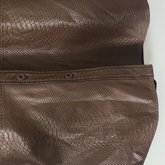 Aritzia Babaton Pellin Shirt Jacket Vegan Leather Brown Python Print Size Small - Picture 5 of 15